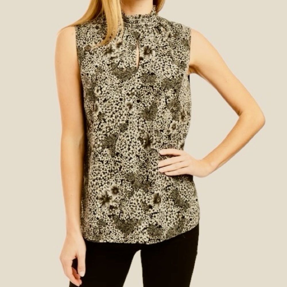 Bloomingdale’s Women’s Drew sleeveless Jackson top, ruffle neck NWOT size XS
